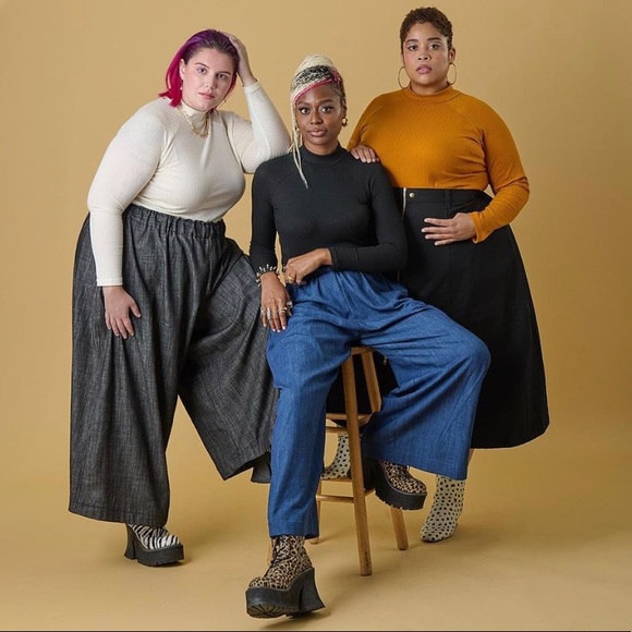 Alice Alexander Barry Mockneck in teal - Picture 1 of 5